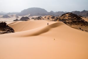 Deserto del Sahara Yoga nel Deserto Formula Quattro Agenzia Viaggi Mestre Venezia Crescita Personale Benessere Meditazione 2018