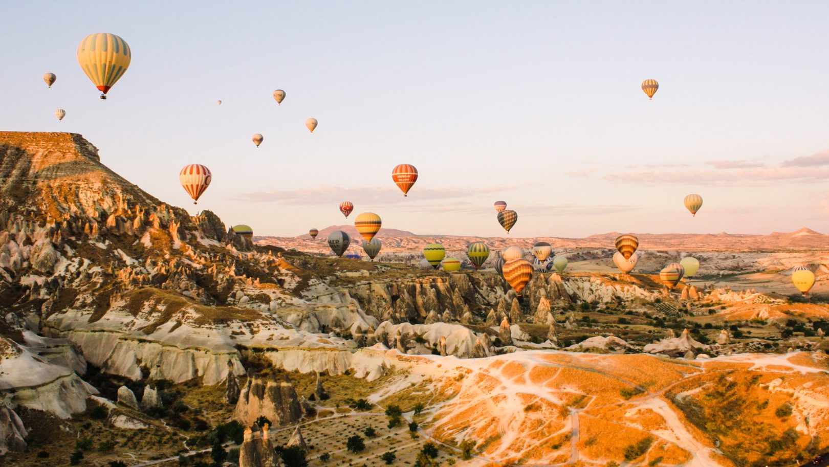 Cinque luoghi magici per un tour in mongolfiera