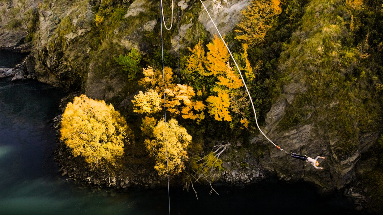 Bungee jumping da brivido in luoghi favolosi