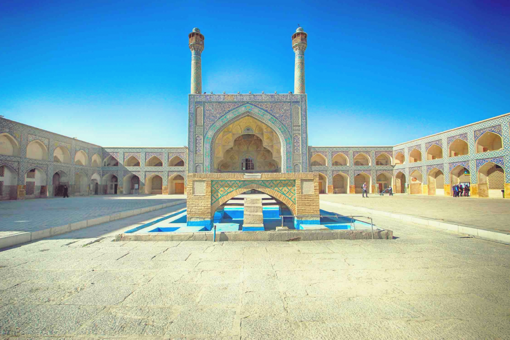 Viaggio di Nozze in Iran _Formula Quattro Agenzia Viaggi Mestre Venezia Viaggi per Viaggiatori Giorgio Lo ReViaggio di Nozze in Iran Moschea _Formula Quattro Agenzia Viaggi Mestre Venezia Viaggi per Viaggiatori Giorgio Lo Re